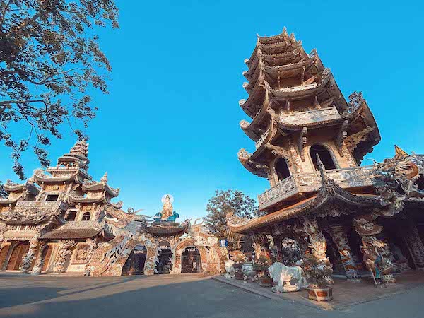 chua linh phuoc mang phong cach kien truc doc dao