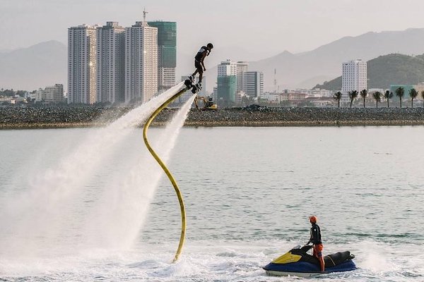 flyboard tai nha trang thu hut su chu y